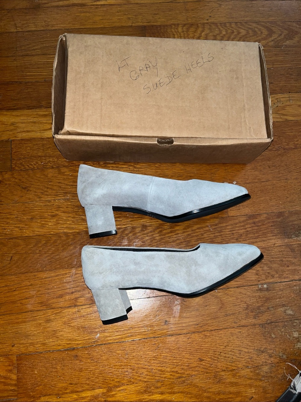 Valley Lane Gray Suede Low Heel Pumps Square Toe Heels Sz 8.5 W Wide